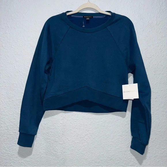NWT Beyond Yoga Uplift Cropped Pullover Blue Gem S Cozy
Luxe Deep Blue Cozycore - Picture 3 of 6